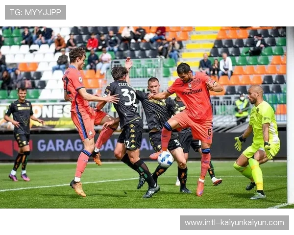 科莫前12轮取21分创队史最佳,客场5球大胜都灵 科莫前12轮取21分创队史最佳,客场5球大胜都灵